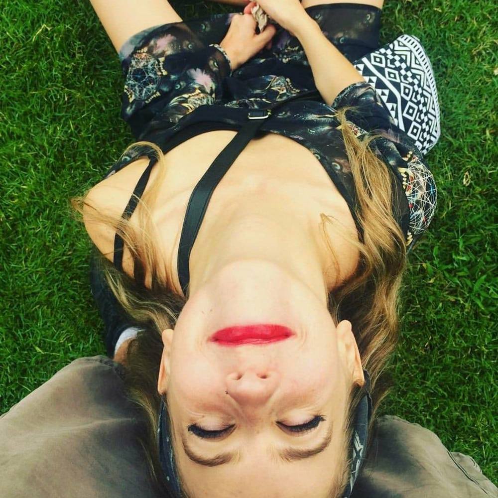 Meet your Posher, Em